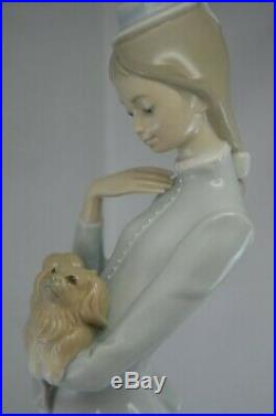 Lladro Figurine Walk With The Dog Ref. 4893