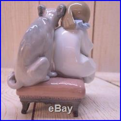 Lladro Figurine We Can't Play Girl/Dog #5706 comes with Box