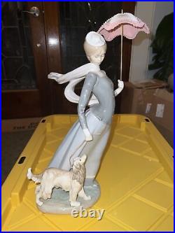 Lladro Figurine Woman, Shaw & Dog # 4914 Retired 17 Original