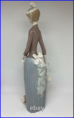 Lladro Figurine Woman with Dog and Parasol reference 4761