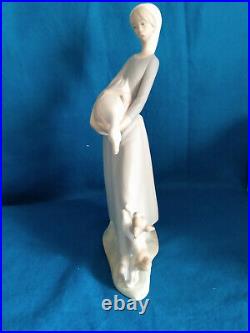 Lladro FigurineGirl with Goose & Dog #4866 Matte Mint in Original Box