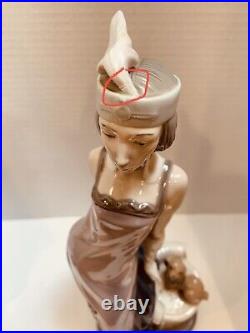 Lladro Flapper Lady with Dog A 1920's Flapper Lady Figurine #5174