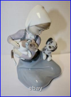 Lladro GIRL WITH CAT & SPOTTED DOG by Juan Huerta. #1532. Gloss. Dated 1978 MINT