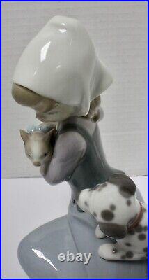 Lladro GIRL WITH CAT & SPOTTED DOG by Juan Huerta. #1532. Gloss. Dated 1978 MINT