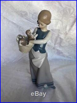 Lladro GIRL WITH PUPPIES Figurine Girl Dogs Basket