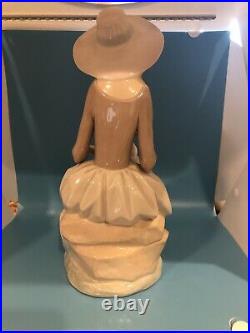 Lladro Girl With Dog Retired 1981 12.5 Tall Porcelain Figurine # 4806 Mint