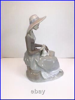 Lladro Girl With Dog Retired 1981 12.5 Tall Porcelain Figurine # 4806 Mint