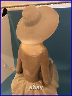 Lladro Girl With Dog Retired 1981 12.5 Tall Porcelain Figurine # 4806 Mint