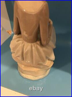 Lladro Girl With Dog Retired 1981 12.5 Tall Porcelain Figurine # 4806 Mint