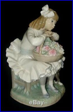 Lladro Girl With Flowers & Dog Porcelain Figurine # 1088 Retired 1989