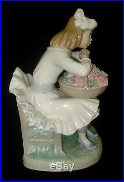 Lladro Girl With Flowers & Dog Porcelain Figurine # 1088 Retired 1989