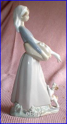 Lladro - Girl With Goose And Dog #4866 - In Original Box - Lke New