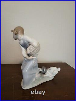 Lladro, Girl With Naughty Dog