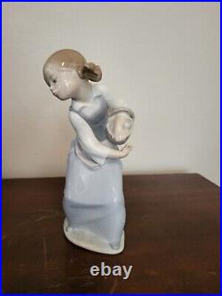 Lladro, Girl With Naughty Dog