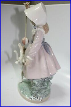 Lladro Girl withDog & Ball #5078 Salvador Furio Porcelain Figurine 1979