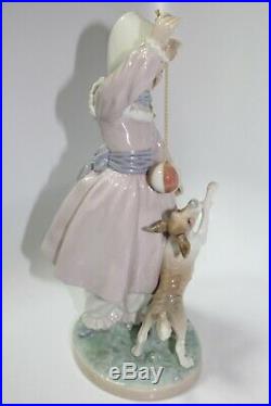 Lladro Girl withDog & Ball #5078 Salvador Furio Porcelain Figurine 1979