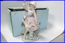 Lladro Girl withDog & Ball #5078 Salvador Furio Porcelain Figurine 1979