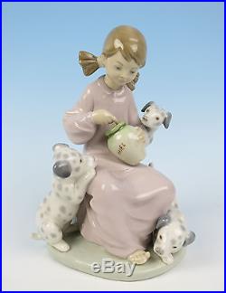 Lladro HONEY LICKERS Figurine #2075 Dalmatian Puppy Dog MINT Porcelain Retired