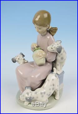 Lladro HONEY LICKERS Figurine #2075 Dalmatian Puppy Dog MINT Porcelain Retired