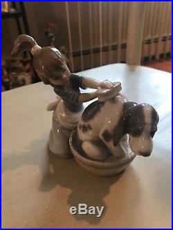 Lladro HOUND dog bathed by girl SPAIN 1987 Bashful Bather Excellent! In Box