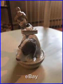Lladro HOUND dog bathed by girl SPAIN 1987 Bashful Bather Excellent! In Box