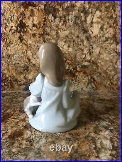 Lladro In Mint Condition Girl With Cat And Dog #5640-cat Nap