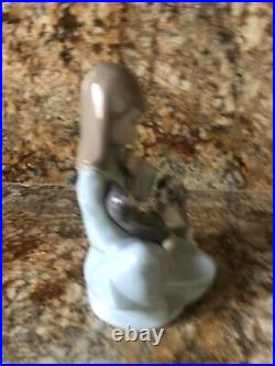 Lladro In Mint Condition Girl With Cat And Dog #5640-cat Nap