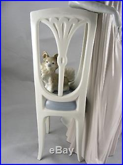 Lladro Lady Empire #4719 Tall Chair And Dog