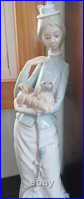 Lladro Lady Holding A Pekingese Dog And Umbrella #4893 Figurine