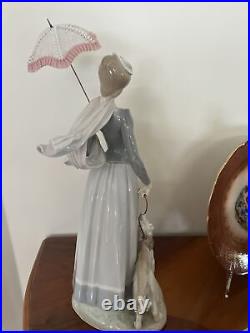 Lladro Lady With Shawl & Dog 1974 Retired 1998 H-17 #4914 Fulgencio Garcia