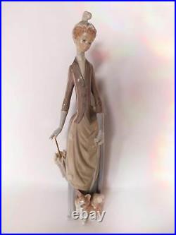 Lladro Lady with Dog & Umbrella (#4761 Retired!) Figurine 14