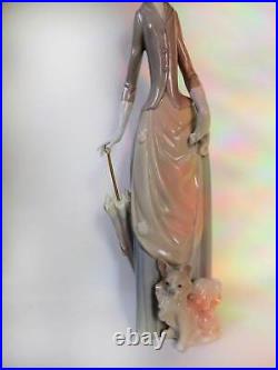 Lladro Lady with Dog & Umbrella (#4761 Retired!) Figurine 14