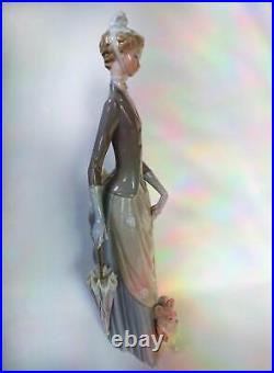 Lladro Lady with Dog & Umbrella (#4761 Retired!) Figurine 14