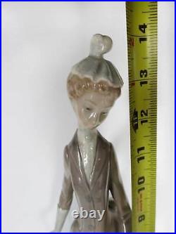 Lladro Lady with Dog & Umbrella (#4761 Retired!) Figurine 14