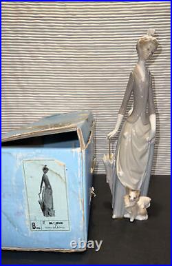 Lladro Lady with Dog & Umbrella #761 Retired! With Original Box