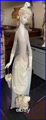 Lladro Large 14 Woman with Dog 4761 Glazed, MINT Secondary Price $380 in Box