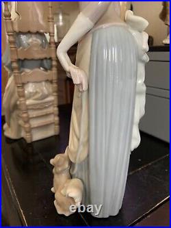 Lladro Large 14 Woman with Dog 4761 Glazed, MINT Secondary Price $380 in Box