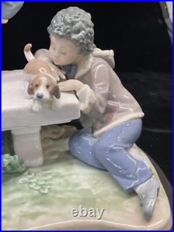 Lladro Large figurine Puppy Dog Tails #5539. RARE