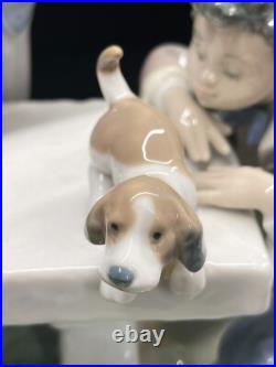 Lladro Large figurine Puppy Dog Tails #5539. RARE