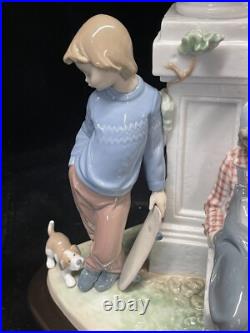 Lladro Large figurine Puppy Dog Tails #5539. RARE