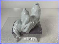 Lladro Looking Pretty Pair of Maltese Dogs on Bench Gloss Finish Figurine 6688