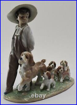 Lladro MY LITTLE EXPLORERS (Boy Walking Dogs) #6828 KB3