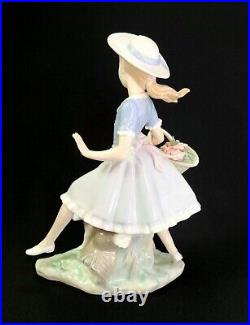 Lladro Mirth In The Country Figurine 4920 Girl With Puppy Dog 1974 No Box