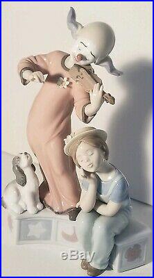 Lladro Music For a Dream 01006900 Clown playing his violin for a young girl, dog