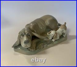 Lladro NAO Bloodhound Dog Basset Hound Puppy Figurine 11 1/2 Spain Porcelain