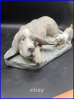 Lladro NAO Bloodhound Dog Basset Hound Puppy Figurine 11 1/2 Spain Porcelain