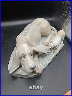 Lladro NAO Bloodhound Dog Basset Hound Puppy Figurine 11 1/2 Spain Porcelain