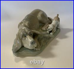 Lladro NAO Bloodhound Dog Basset Hound Puppy Figurine 11 1/2 Spain Porcelain