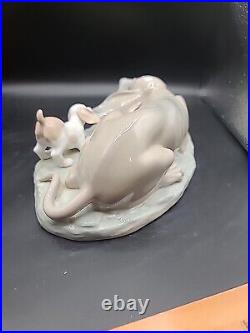 Lladro NAO Bloodhound Dog Basset Hound Puppy Figurine 11 1/2 Spain Porcelain