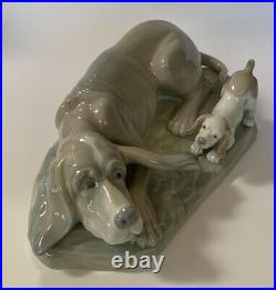 Lladro NAO Bloodhound Dog Basset Hound Puppy Figurine 11 1/2 Spain Porcelain